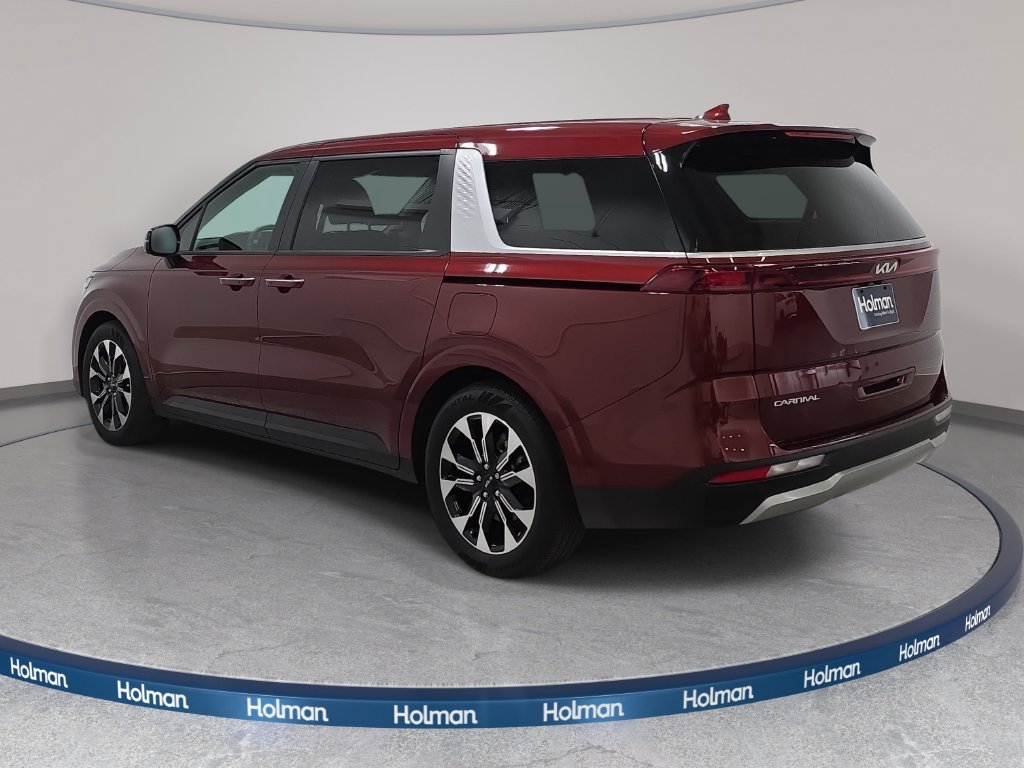 Used 2024 Kia Carnival EX FWD image 8