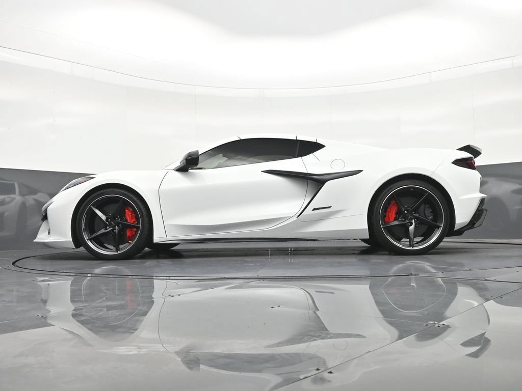 Used 2025 Chevrolet Corvette E-Ray AWD/4WD image 24