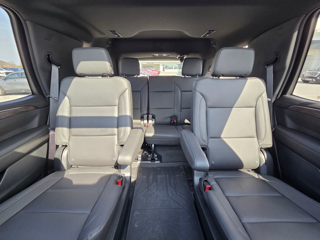 Used 2024 Chevrolet Tahoe Z71 w/ Luxury Package image 30