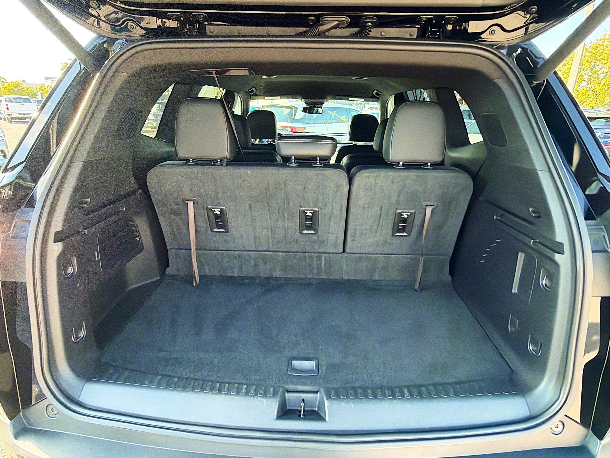 Used 2025 Buick Enclave Preferred image 12