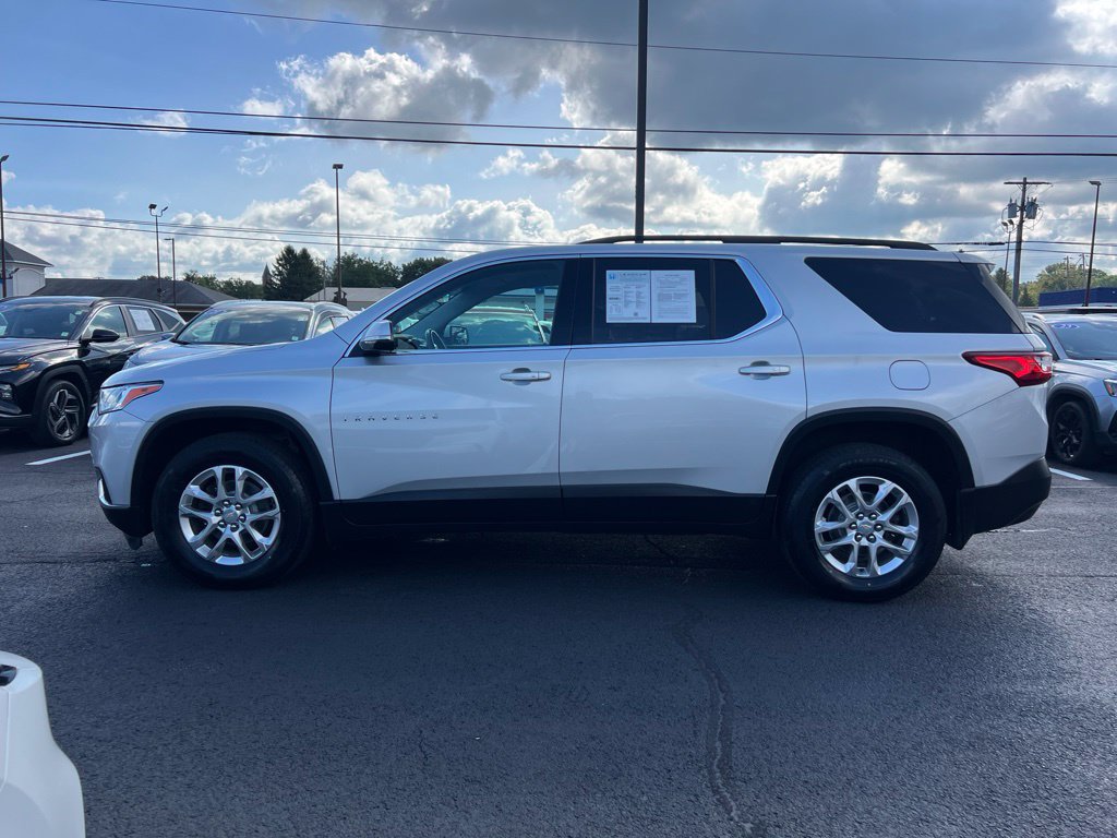 Used 2020 Chevrolet Traverse LT w/ Driver Confidence II Package AWD/4WD image 2