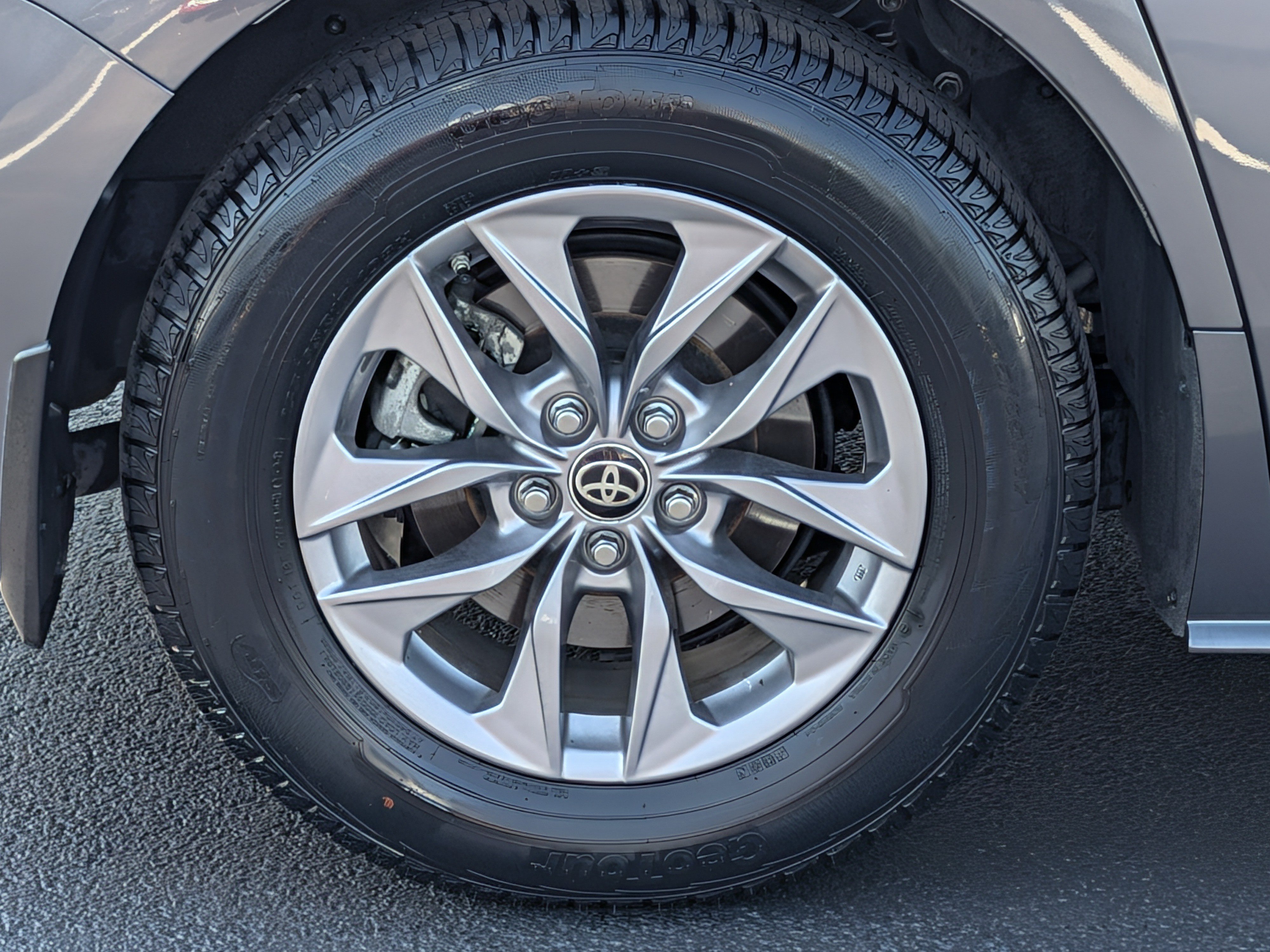 Certified 2025 Toyota Sienna XLE w/ XLE Plus Package AWD/4WD image 10