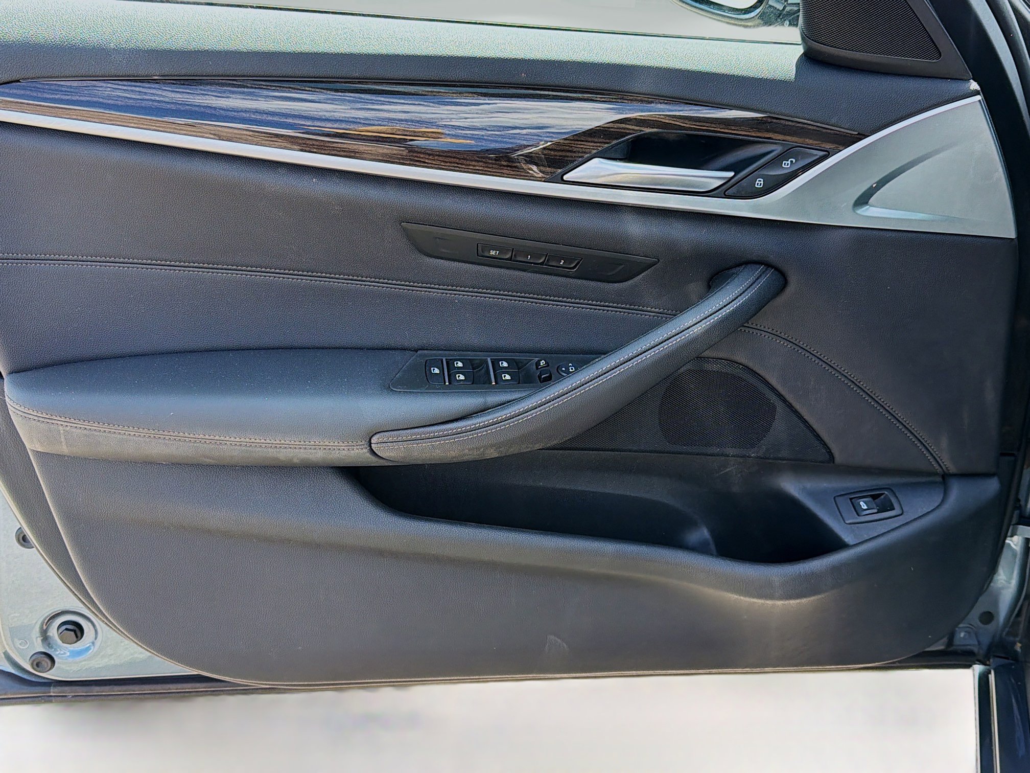 Used 2021 BMW 530i w/ Convenience Package image 21