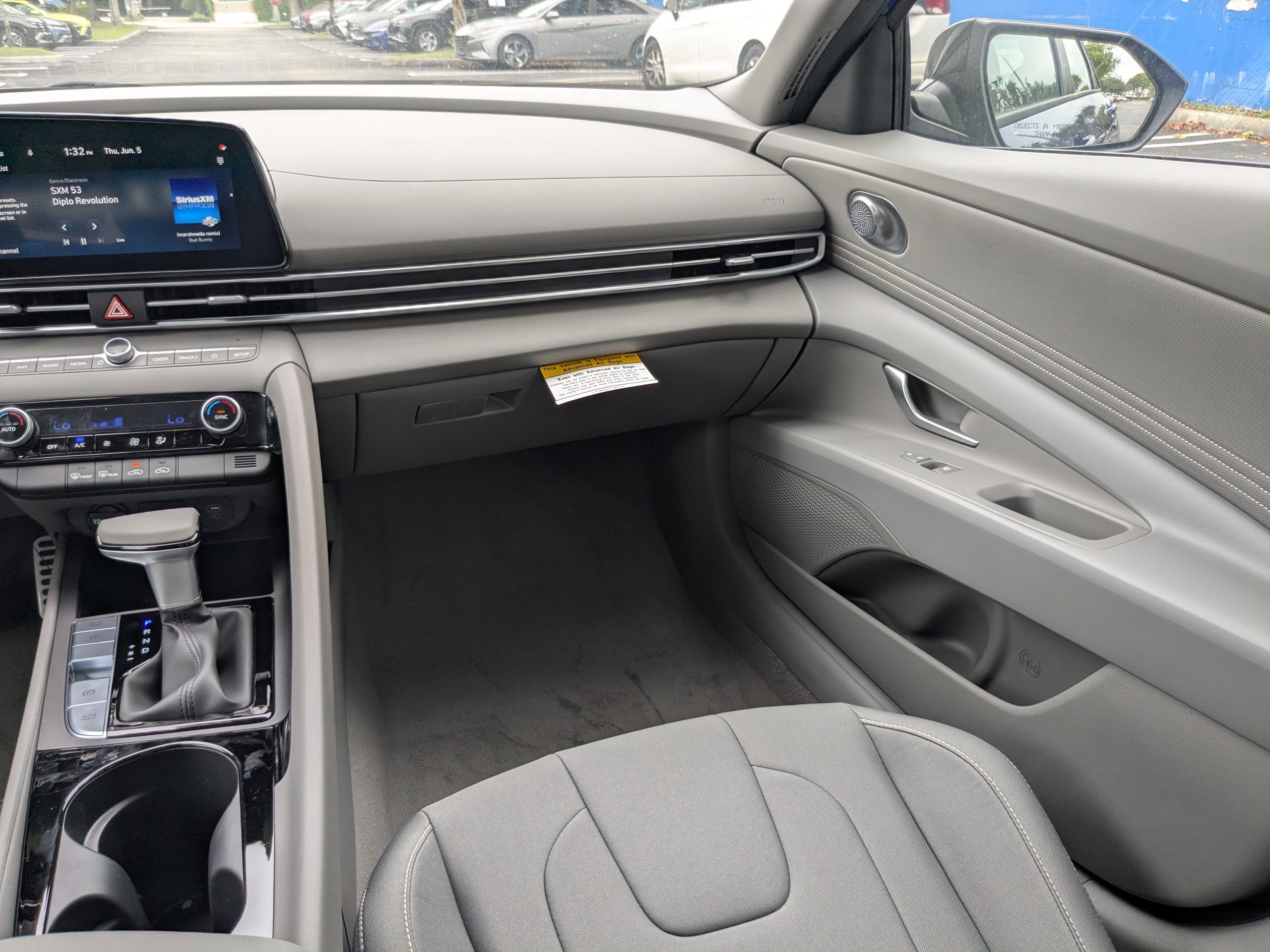 New 2025 Hyundai Elantra SEL image 15