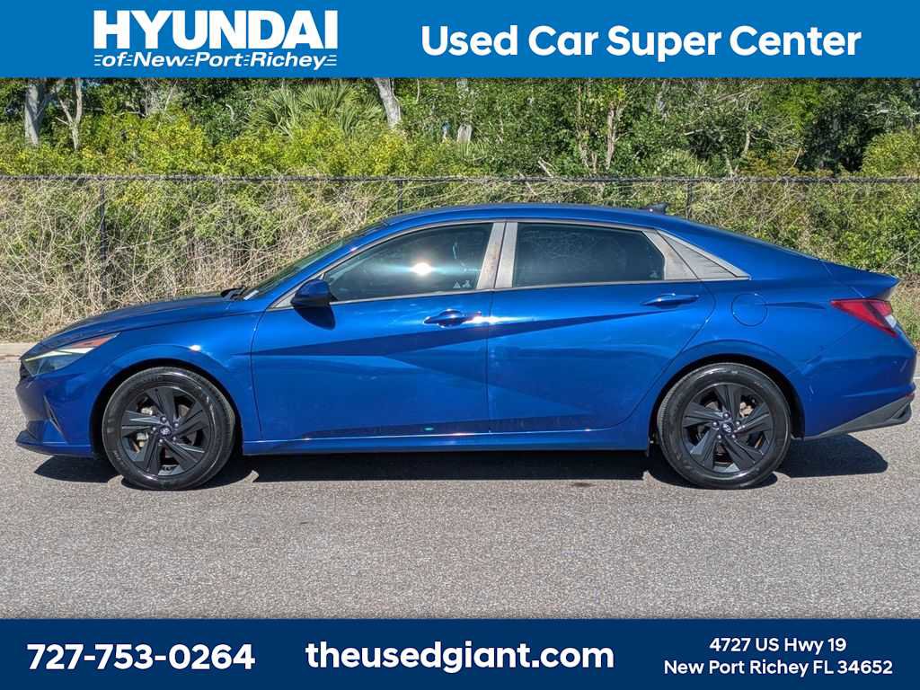 Used 2021 Hyundai Elantra SEL FWD image 2
