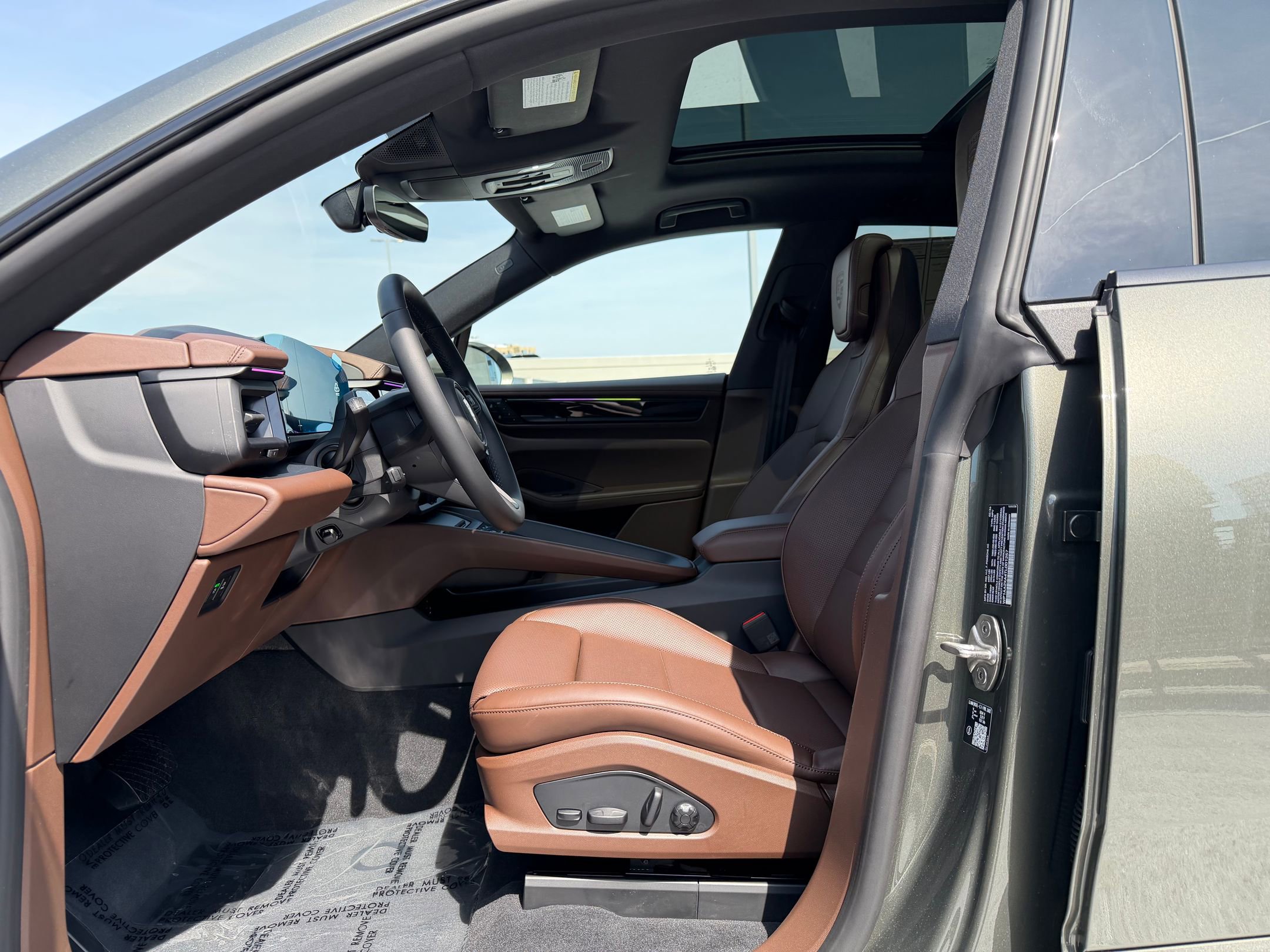 New 2026 Porsche Macan 4 Electric AWD/4WD image 24