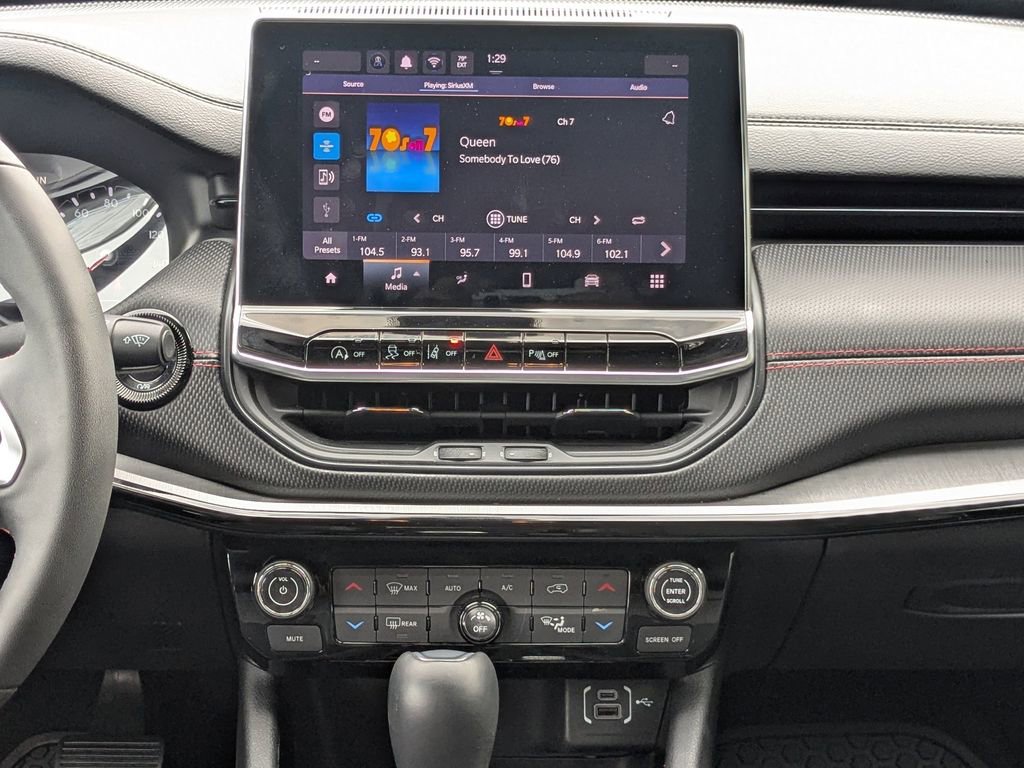 Used 2024 Jeep Compass Trailhawk image 18