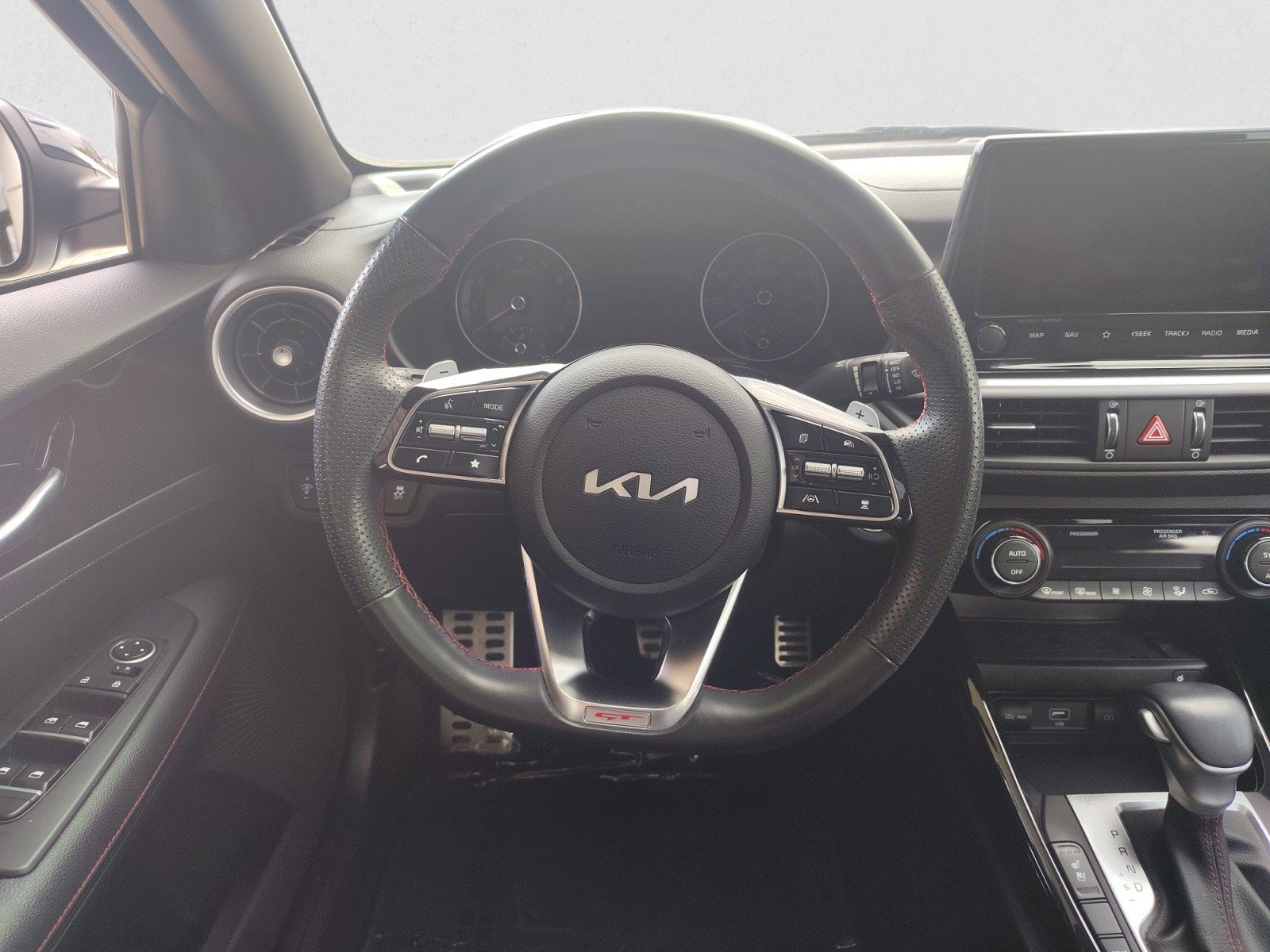 Used 2023 Kia Forte GT w/ GT2 Package image 15