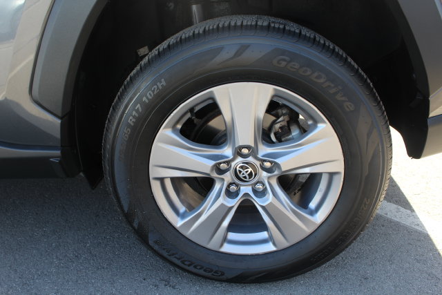 Certified 2022 Toyota RAV4 XLE FWD image 10