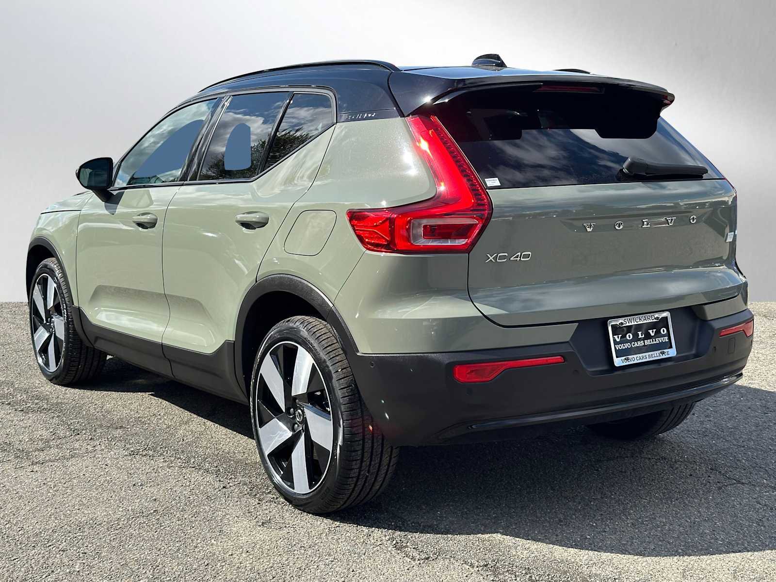 Certified 2023 Volvo XC40 Recharge Ultimate w/ Protection Package Premier AWD/4WD image 6