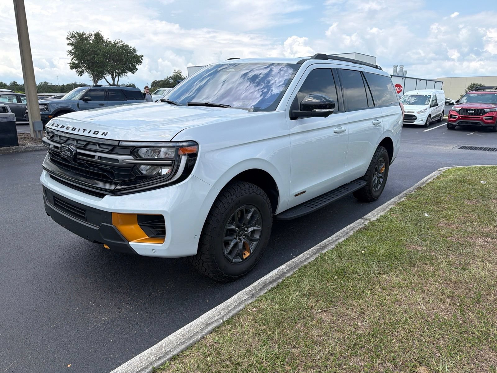 Certified 2025 Ford Expedition Tremor AWD/4WD image 2