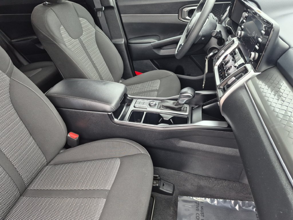 Certified 2022 Kia Sorento LX AWD/4WD image 16