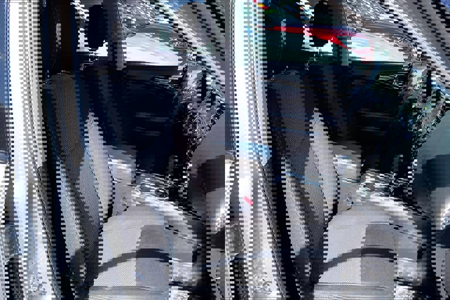 Used 2018 Nissan Pathfinder SV image 8