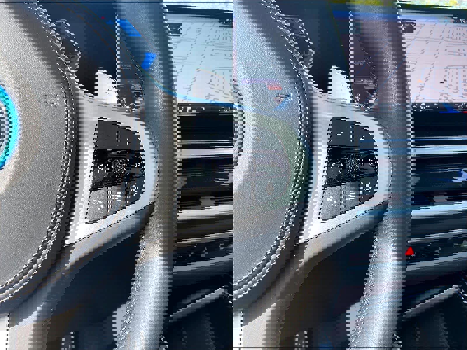 Certified 2024 BMW X5 xDrive50e w/ Executive Package image 22