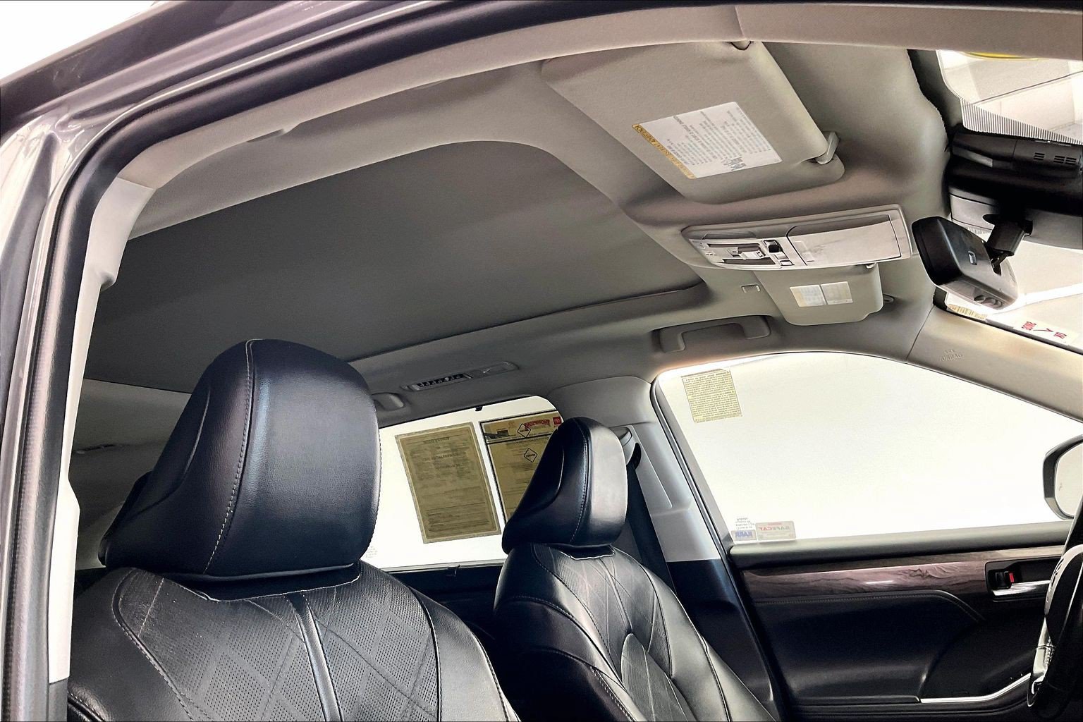 Used 2022 Toyota Highlander Platinum FWD image 25