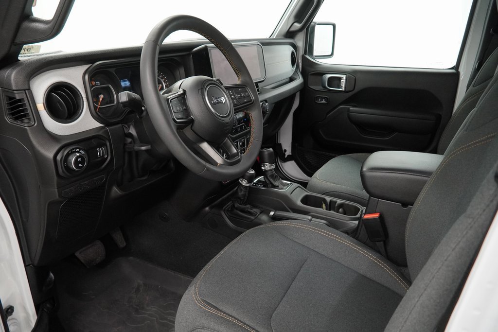 Certified 2024 Jeep Gladiator Sport image 17