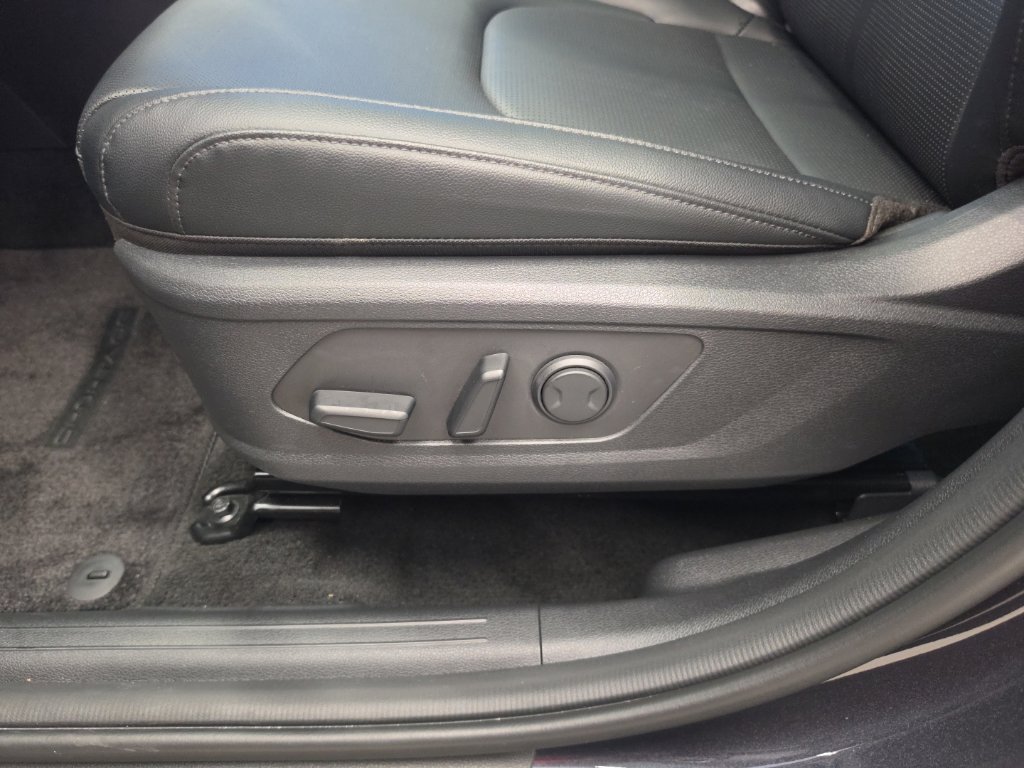 Certified 2026 Kia Sportage EX w/ EX Panorama Roof Package FWD image 33