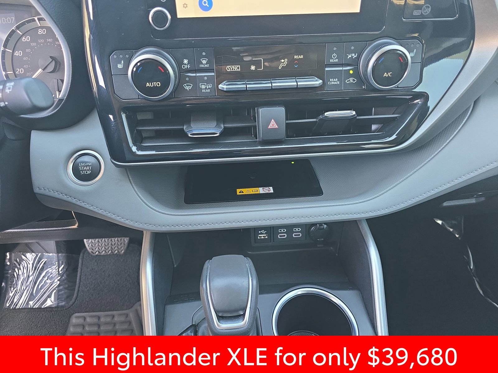 Used 2024 Toyota Highlander XLE image 32