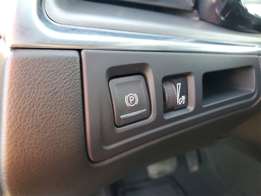 Used 2023 Cadillac XT5 Luxury image 24