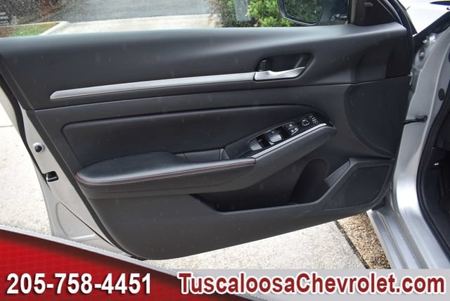 Used 2024 Nissan Altima 2.5 SR FWD image 16