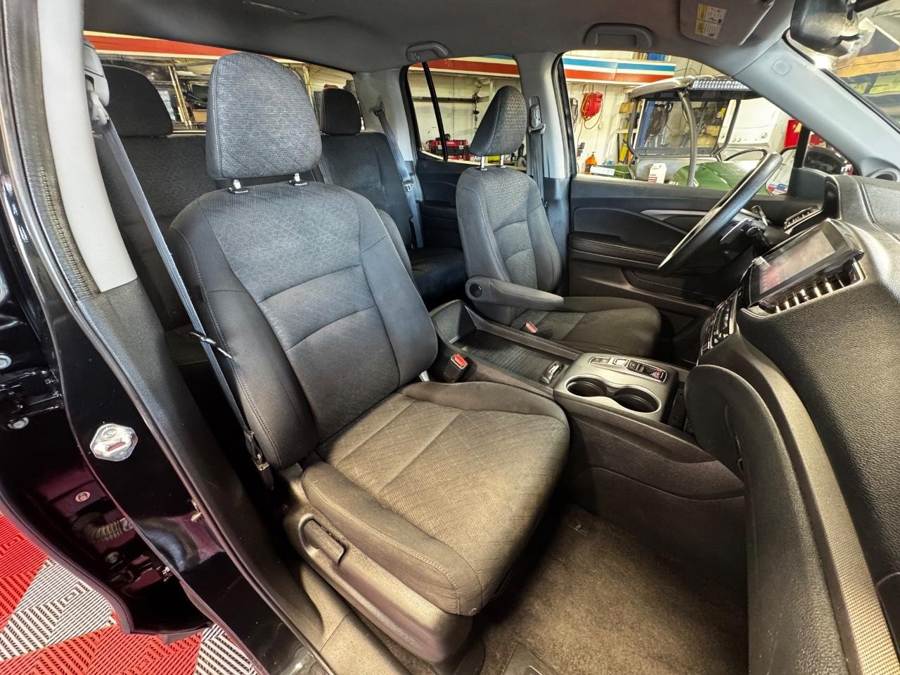 Used 2023 Honda Ridgeline Sport image 9