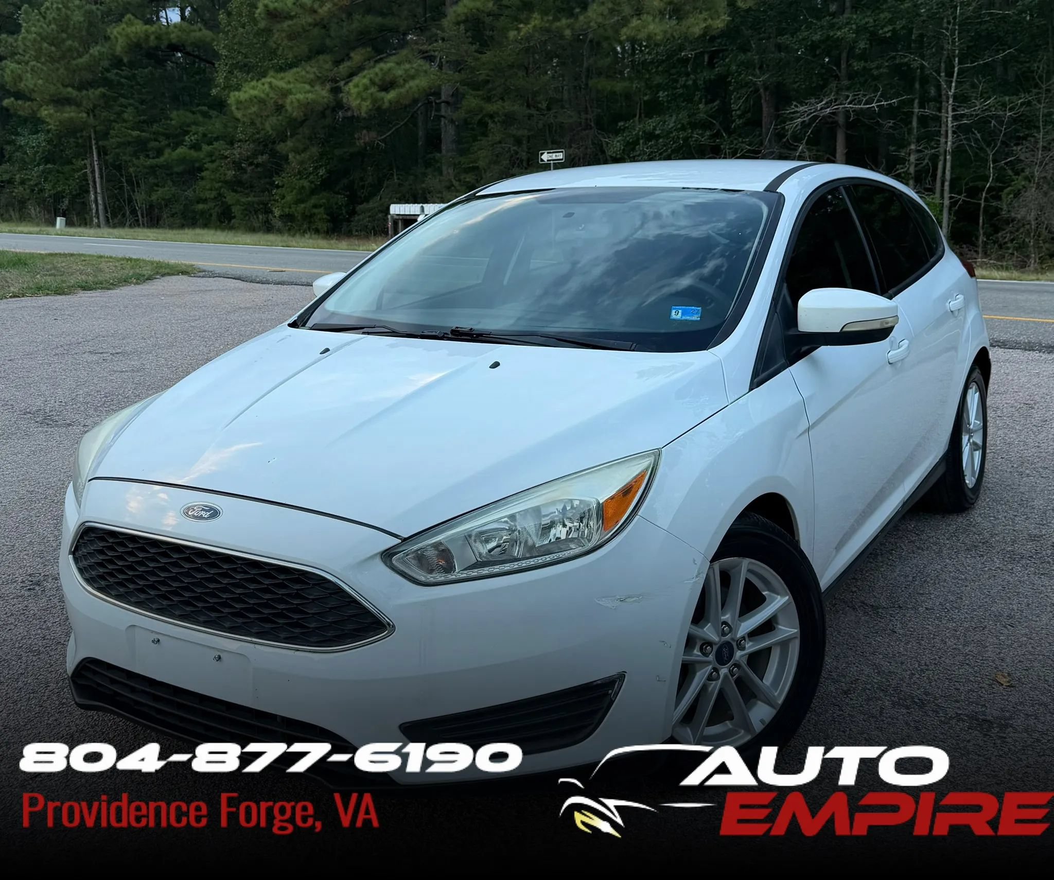Used 2015 Ford Focus SE FWD image 1