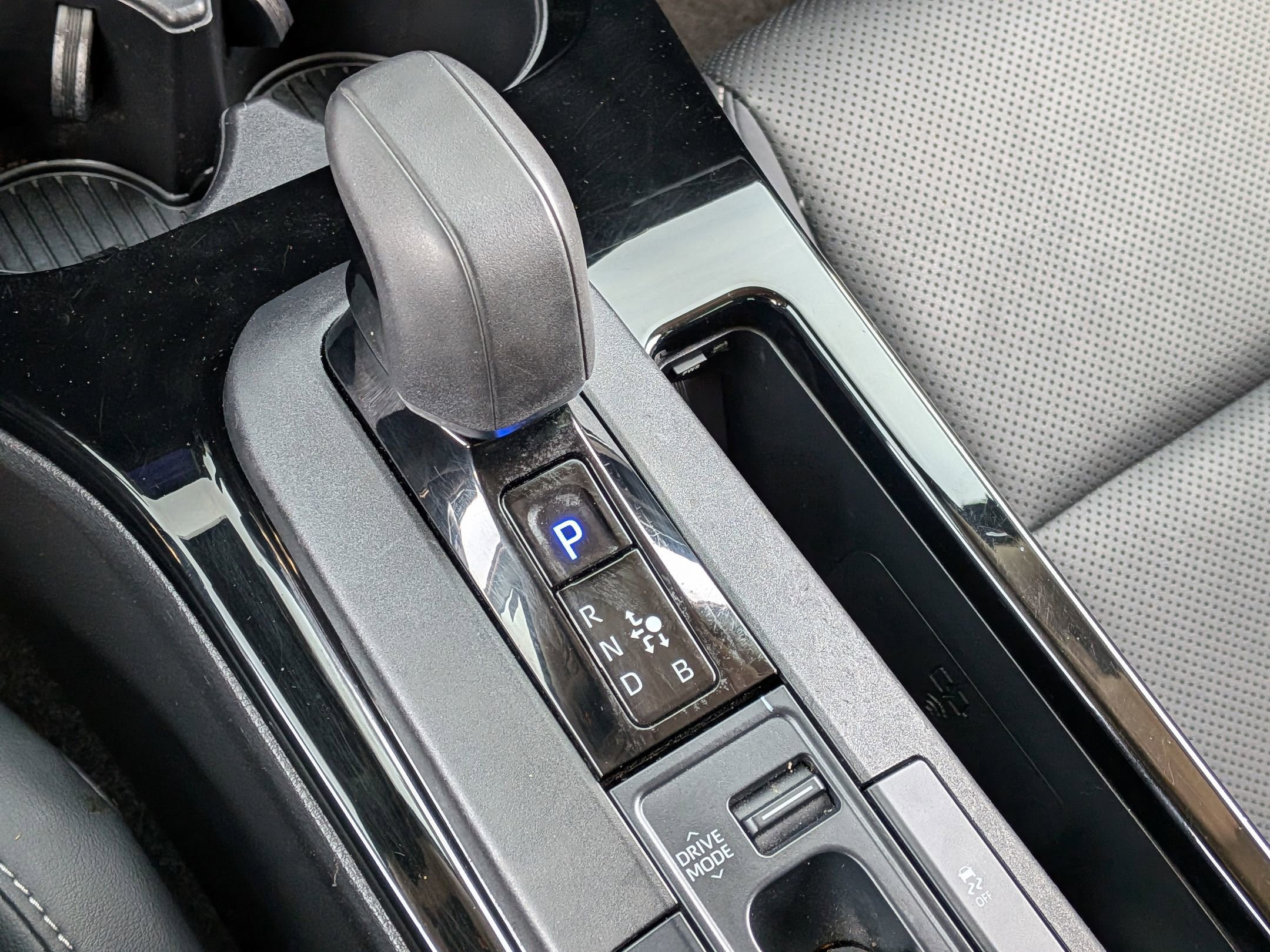 Used 2023 Toyota Prius XLE image 25