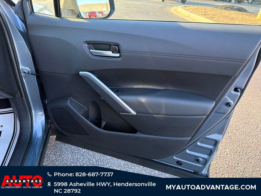 Used 2023 Toyota Corolla Cross XLE w/ Convenience Package image 39