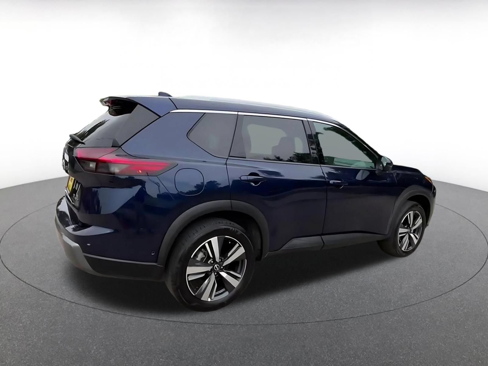 Used 2026 Nissan Rogue SL AWD/4WD image 14