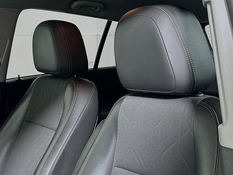 Used 2022 Chevrolet Trax LT w/ Midnight Edition image 19