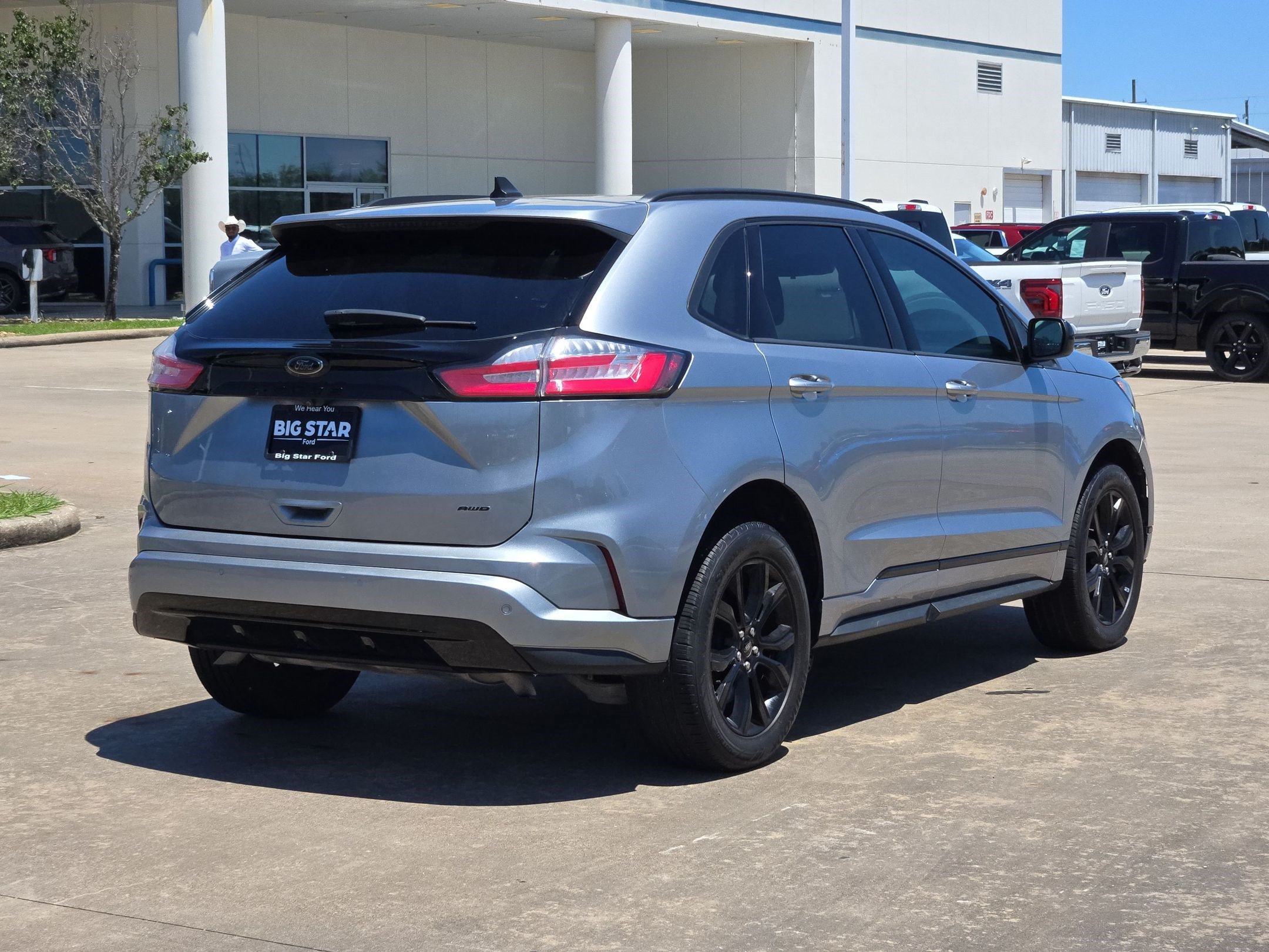 Certified 2024 Ford Edge SE w/ Black Appearance Package AWD/4WD image 3