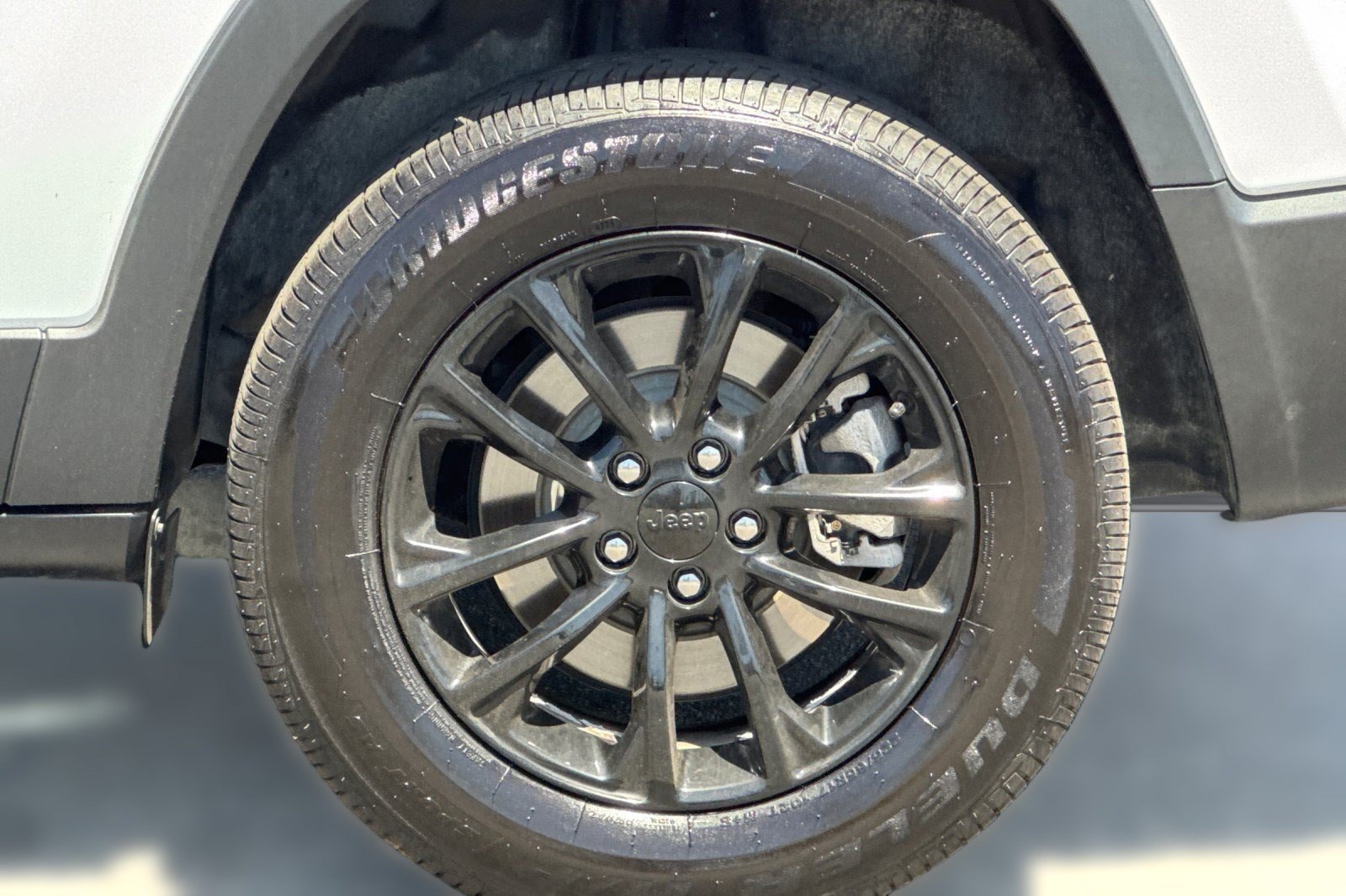 Used 2023 Jeep Cherokee Altitude Lux AWD/4WD image 12