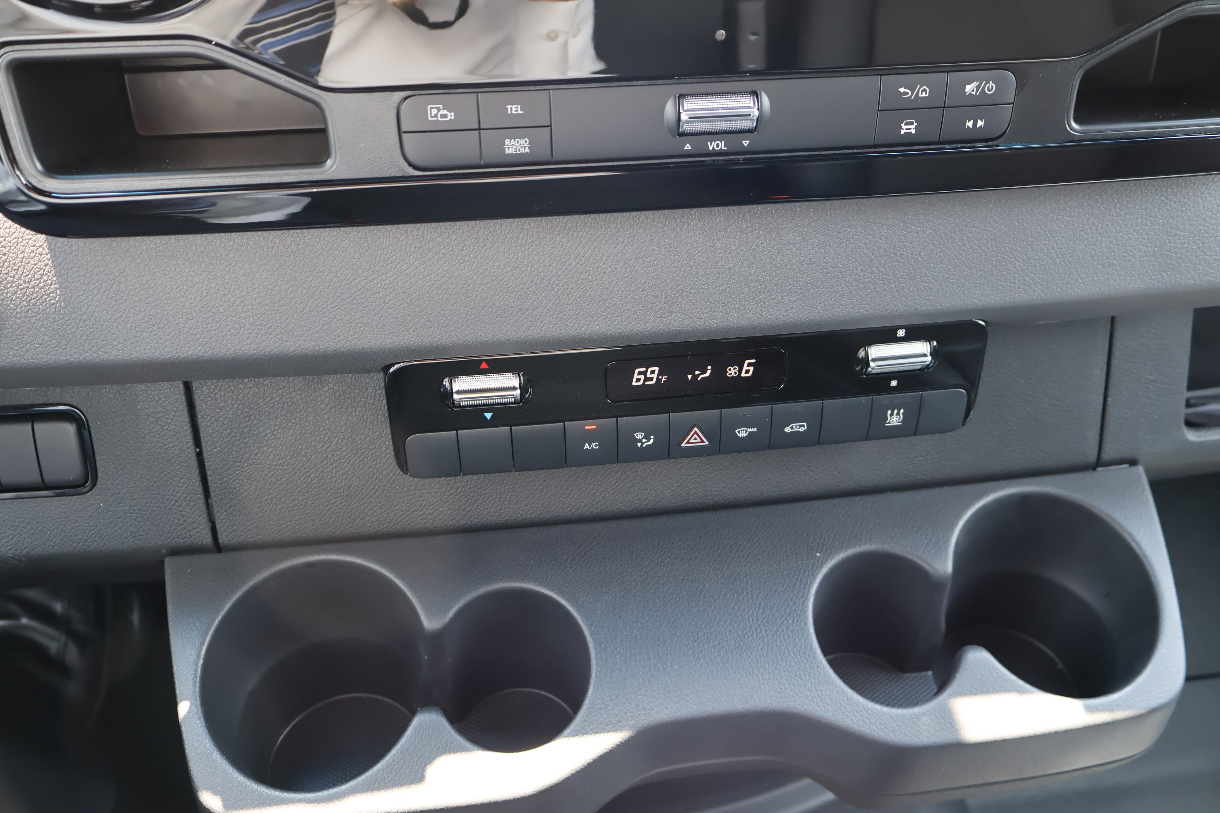 Used 2024 Mercedes-Benz eSprinter 170 Cargo image 30