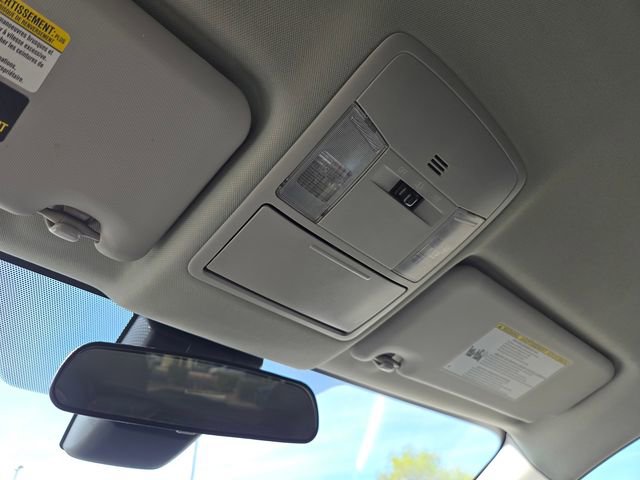 Used 2018 Toyota RAV4 LE image 18