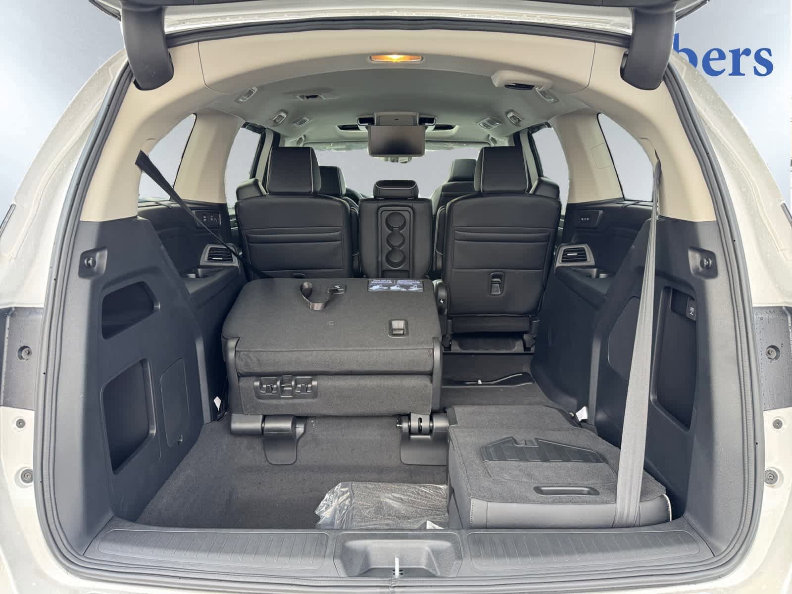 New 2026 Honda Odyssey Touring image 4