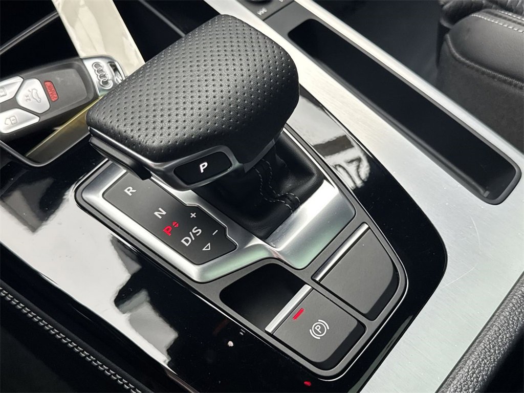 Certified 2024 Audi Q5 e Premium Plus image 20