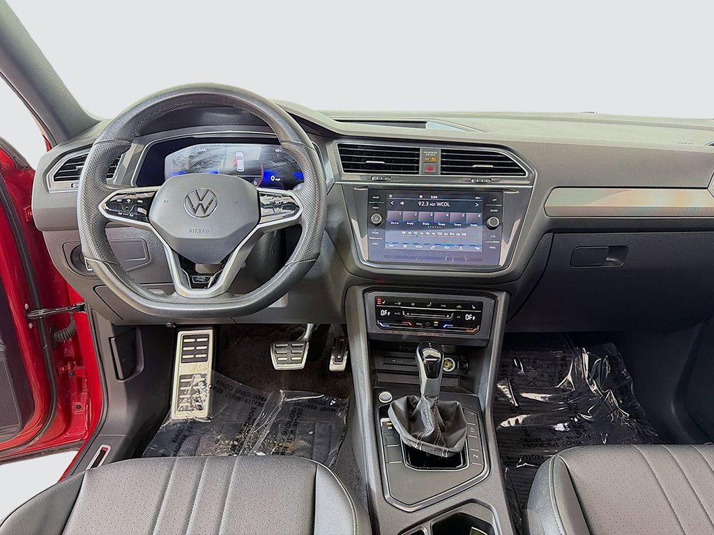 Used 2024 Volkswagen Tiguan SE R-Line image 34