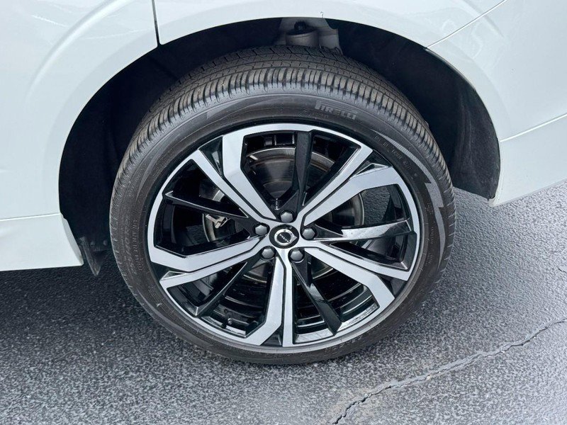 Certified 2023 Volvo XC60 B6 Ultimate w/ Protection Package Premier image 8