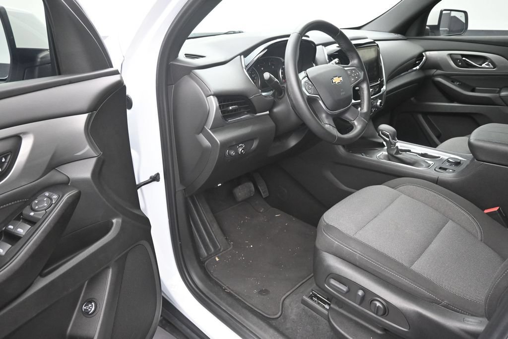Used 2023 Chevrolet Traverse LT FWD image 10