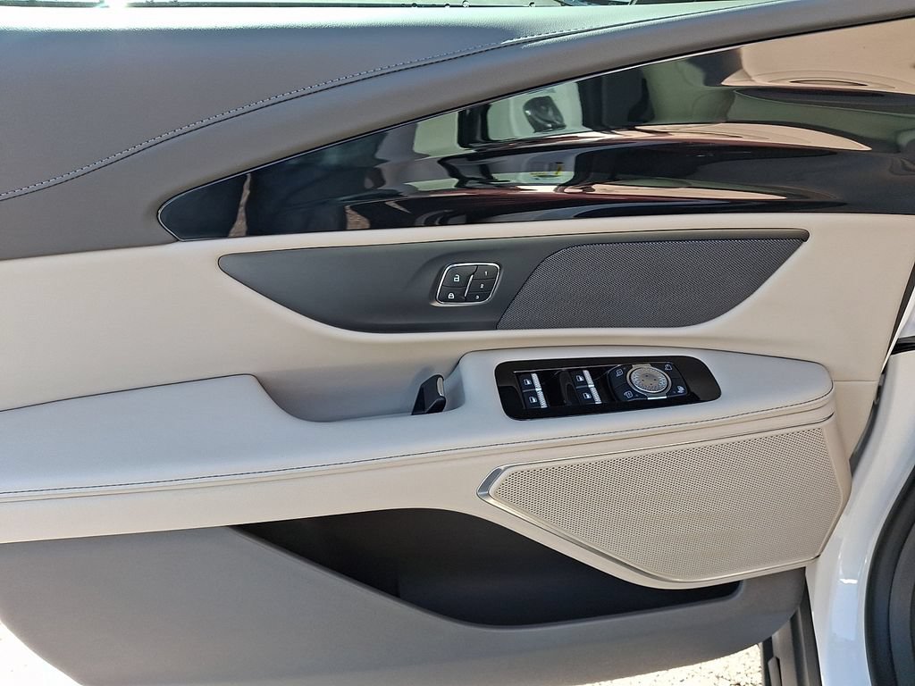 Certified 2024 Lincoln Nautilus Premier AWD/4WD image 12