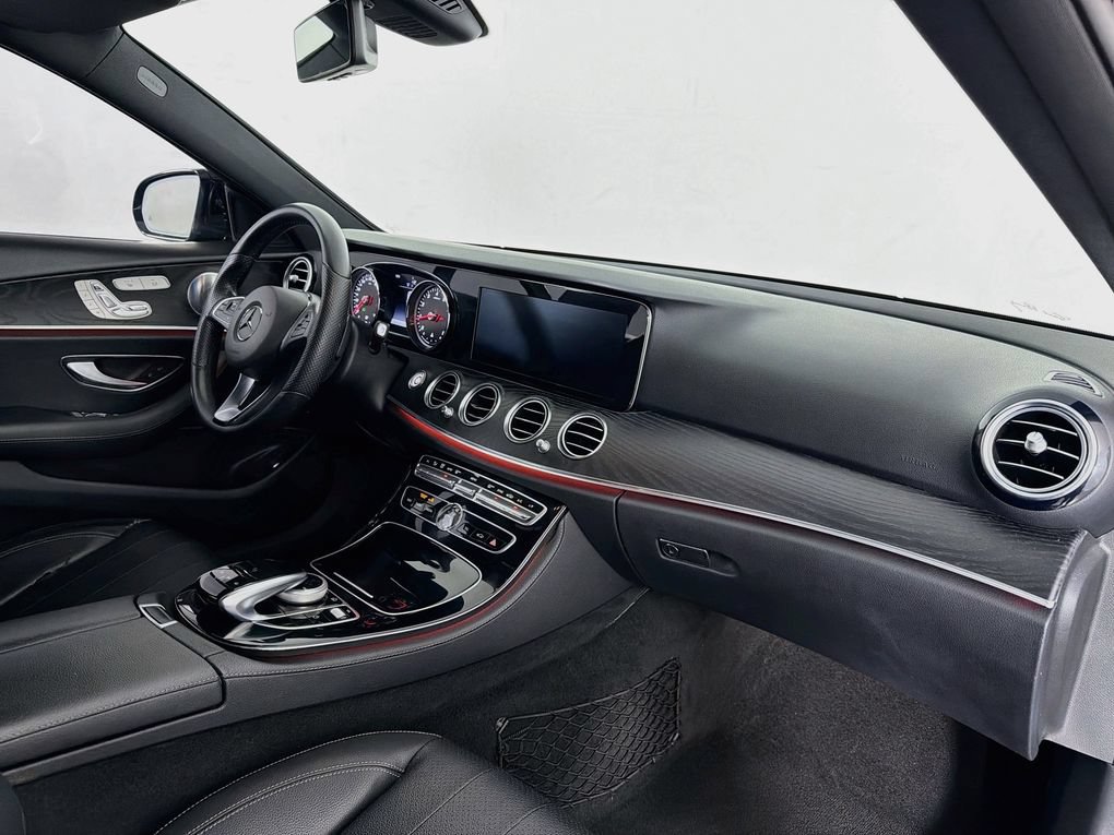 Used 2017 Mercedes-Benz E 300 image 30