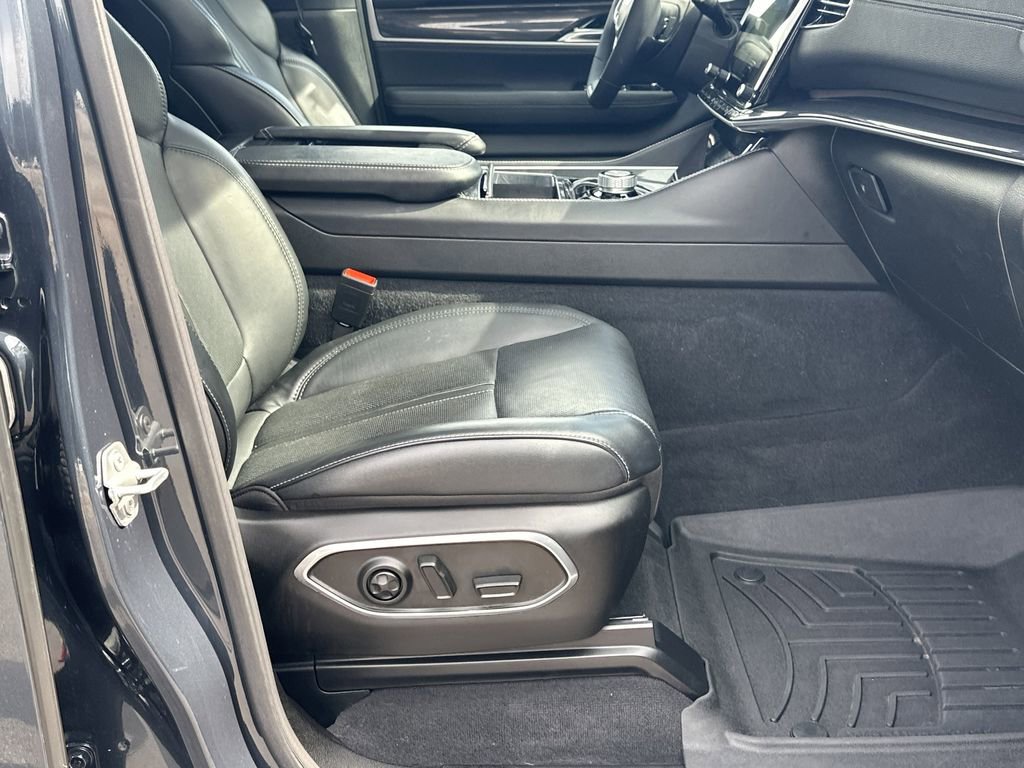 Used 2024 Jeep Wagoneer 2WD w/ Premium Group I image 14