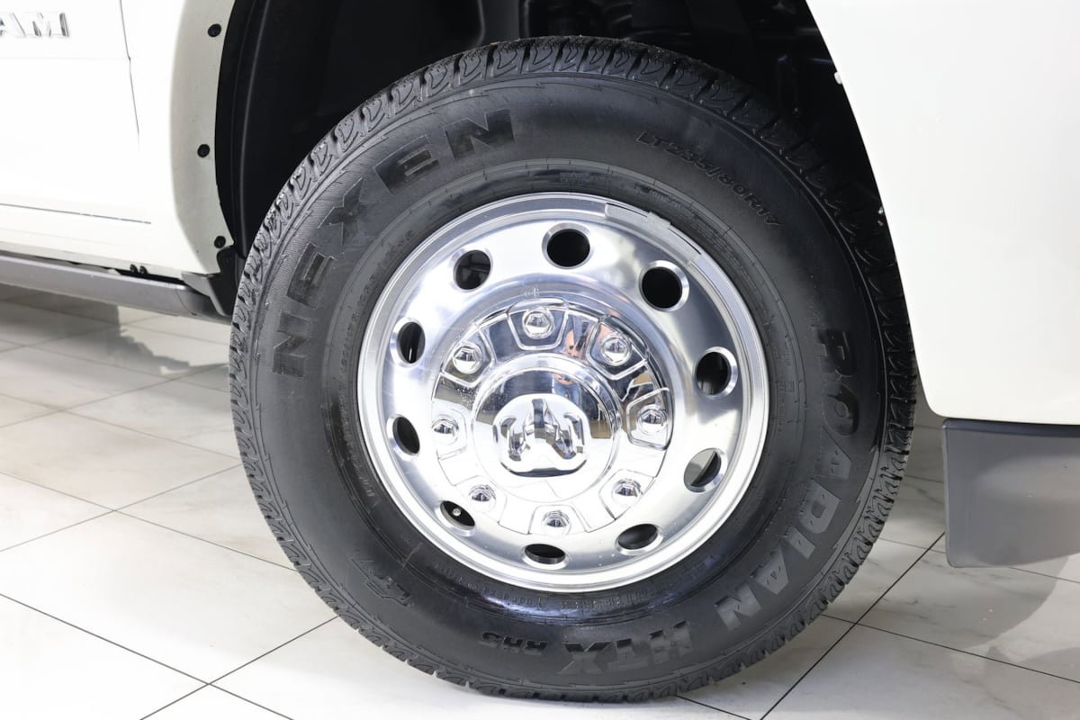 Used 2024 RAM 3500 Limited w/ Towing Technology Group AWD/4WD image 14