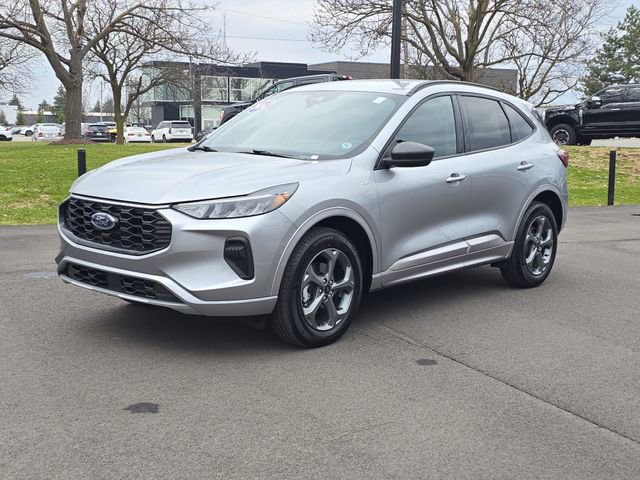 Certified 2024 Ford Escape ST-Line w/ Tech Pack #1 AWD/4WD image 2