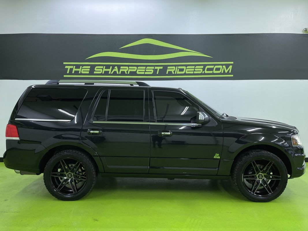 Used 2015 Lincoln Navigator 4WD image 11