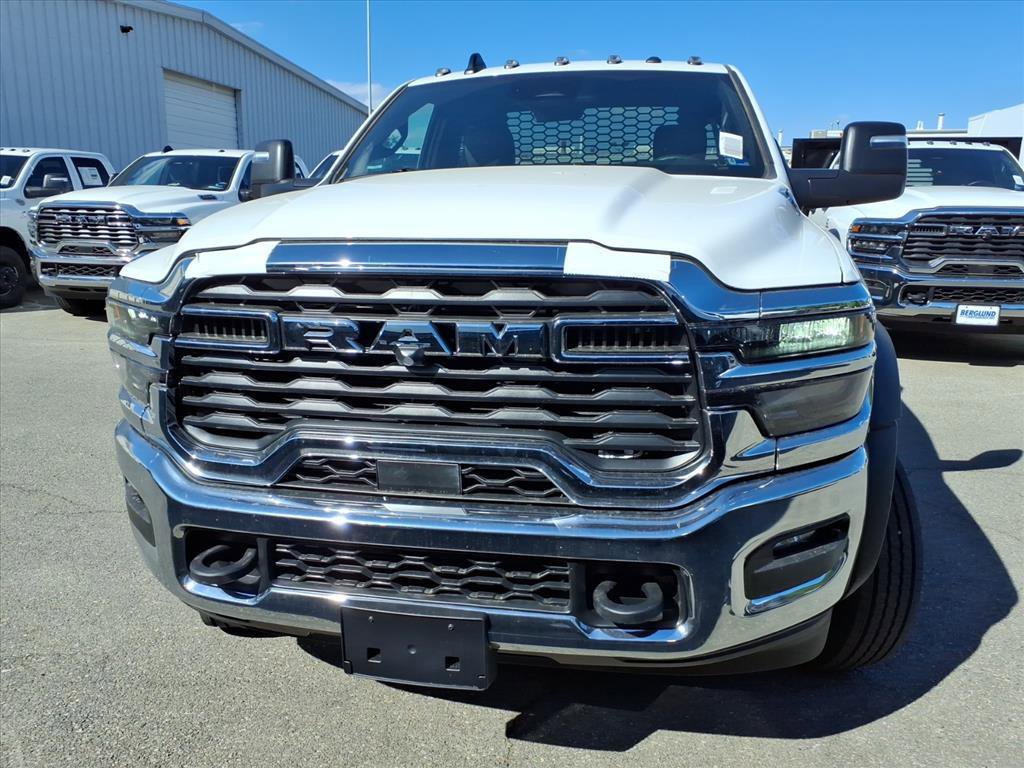 New 2026 RAM 5500 Tradesman AWD/4WD image 9