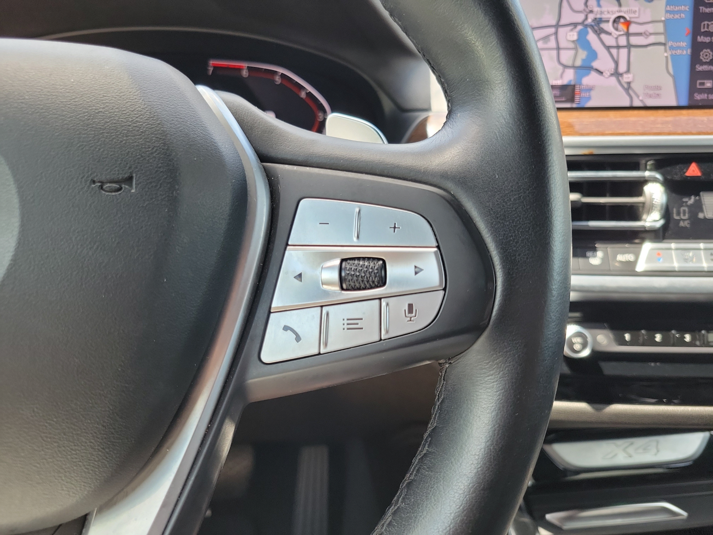 Used 2023 BMW X4 xDrive30i AWD/4WD image 22