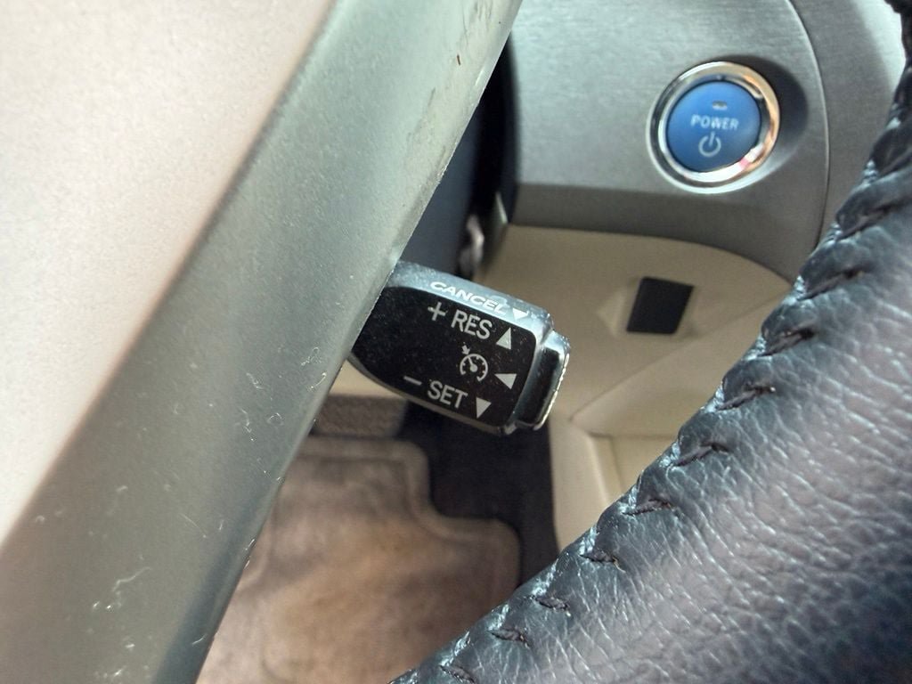 Used 2014 Toyota Prius Four FWD image 17