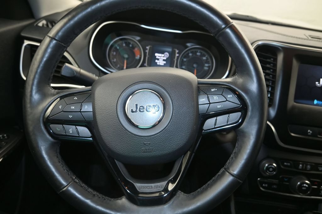 Used 2019 Jeep Cherokee Latitude Plus AWD/4WD image 13