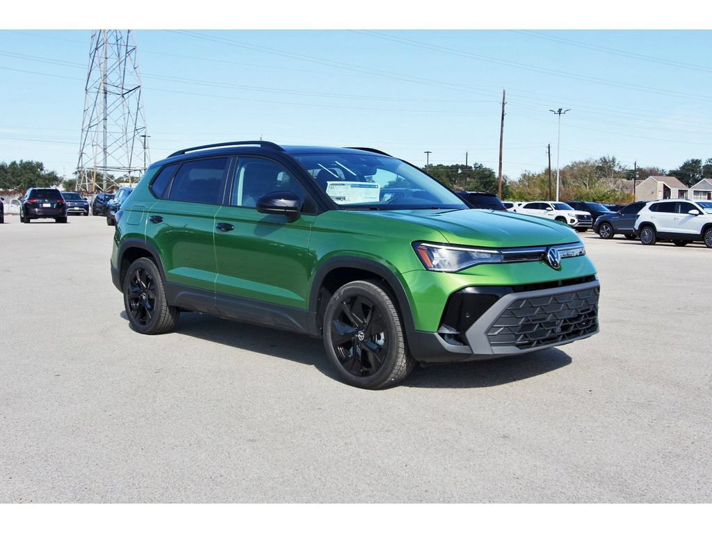 Certified 2025 Volkswagen Taos SE FWD image 9